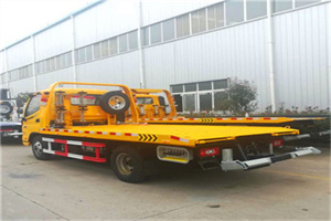 翁牛特旗附近拖车救援搭电